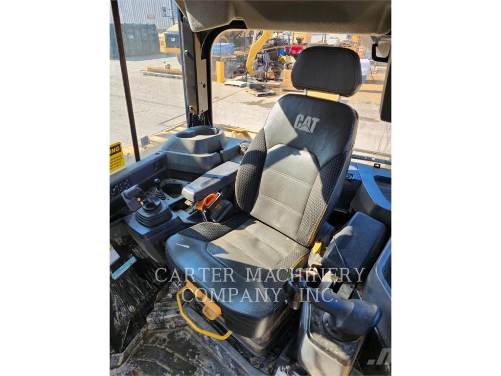 CAT D6-20LGVAR Crawler dozers