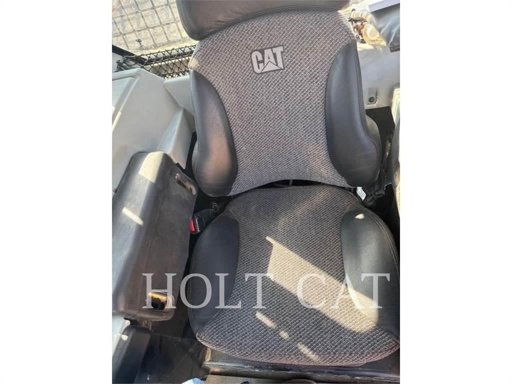 CAT D6N Crawler dozers
