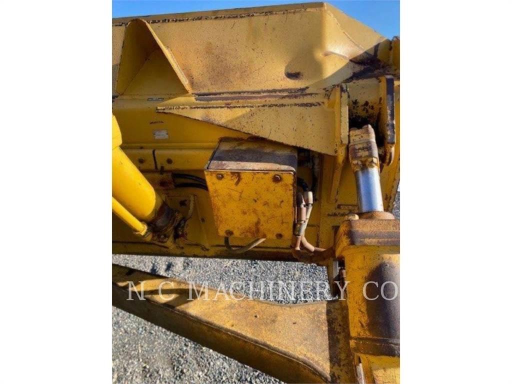 CAT D6T Crawler dozers