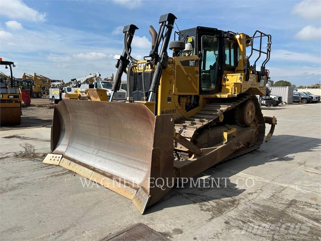 CAT D6T Crawler dozers
