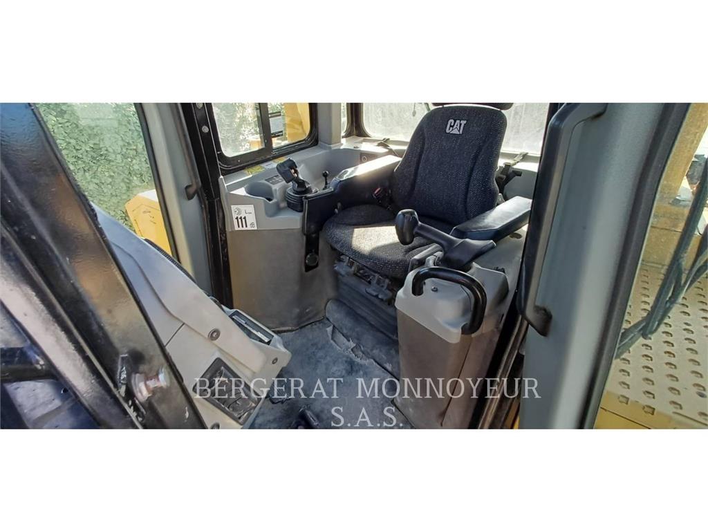 CAT D6T3B XW Crawler dozers
