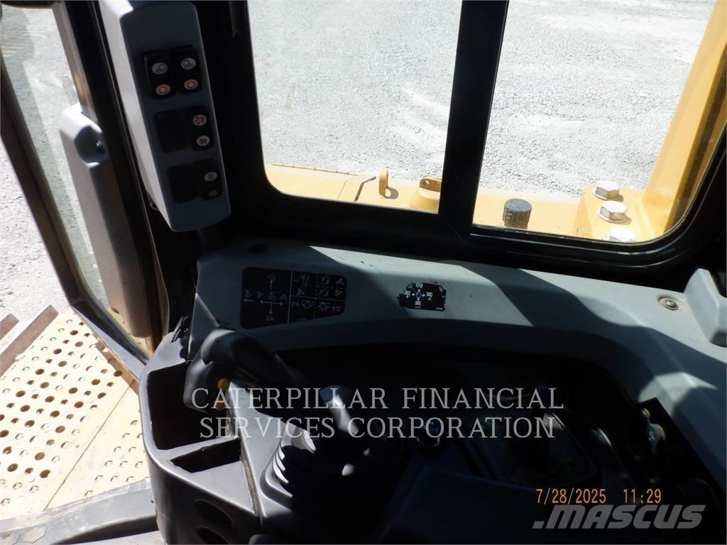 CAT D6TVP Crawler dozers