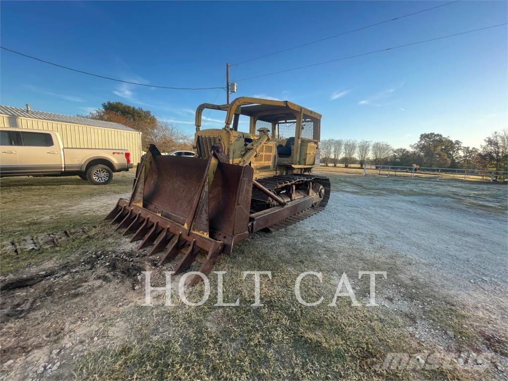CAT D7 Crawler dozers