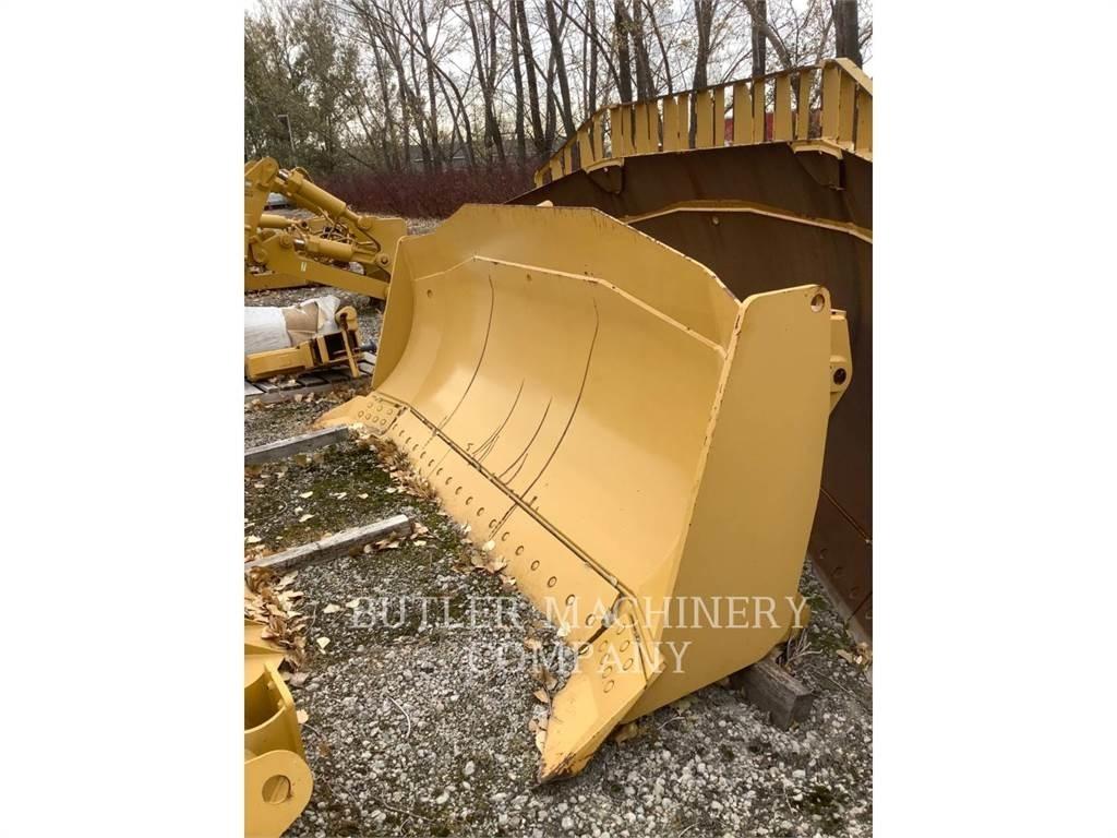 CAT D7E Blades