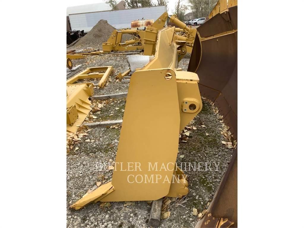 CAT D7E Blades