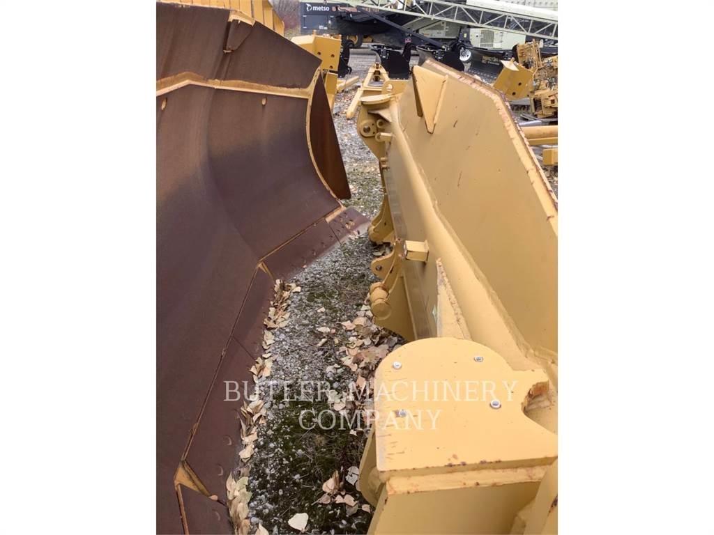 CAT D7E Blades