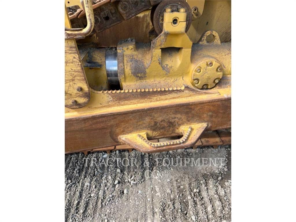 CAT D8T Crawler dozers