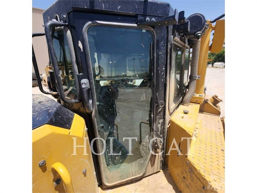 CAT D8T Crawler dozers