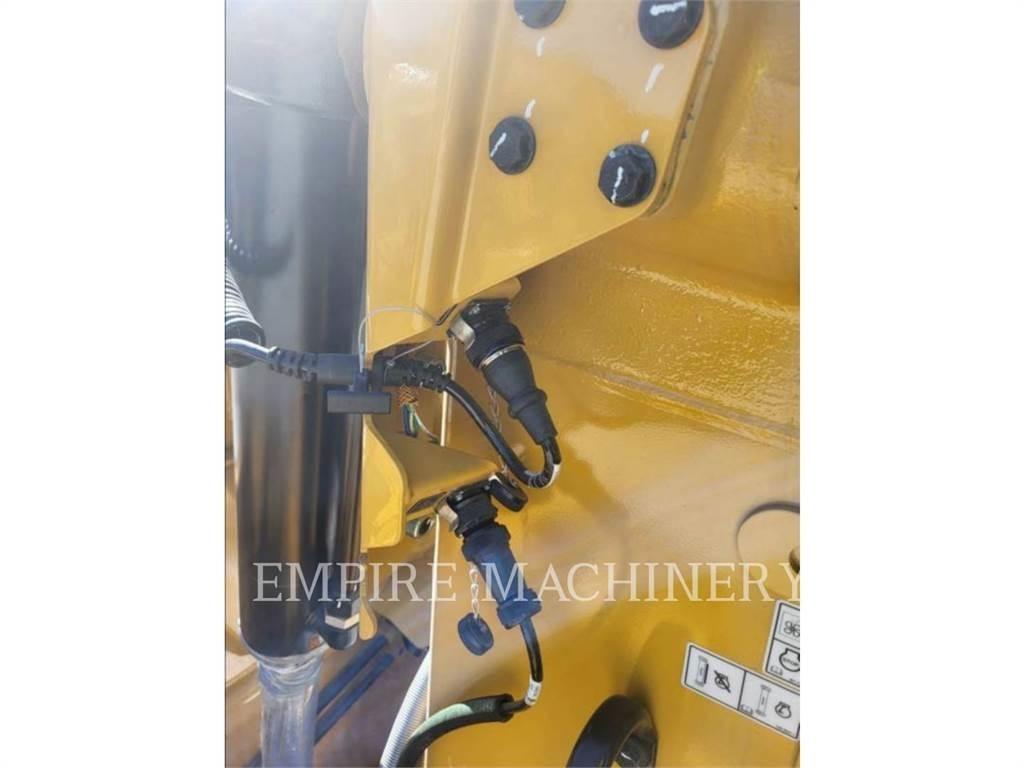 CAT D8T Crawler dozers