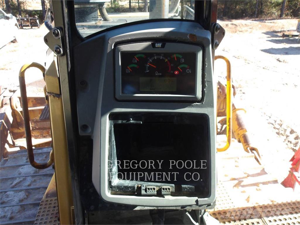 CAT D8T Crawler dozers