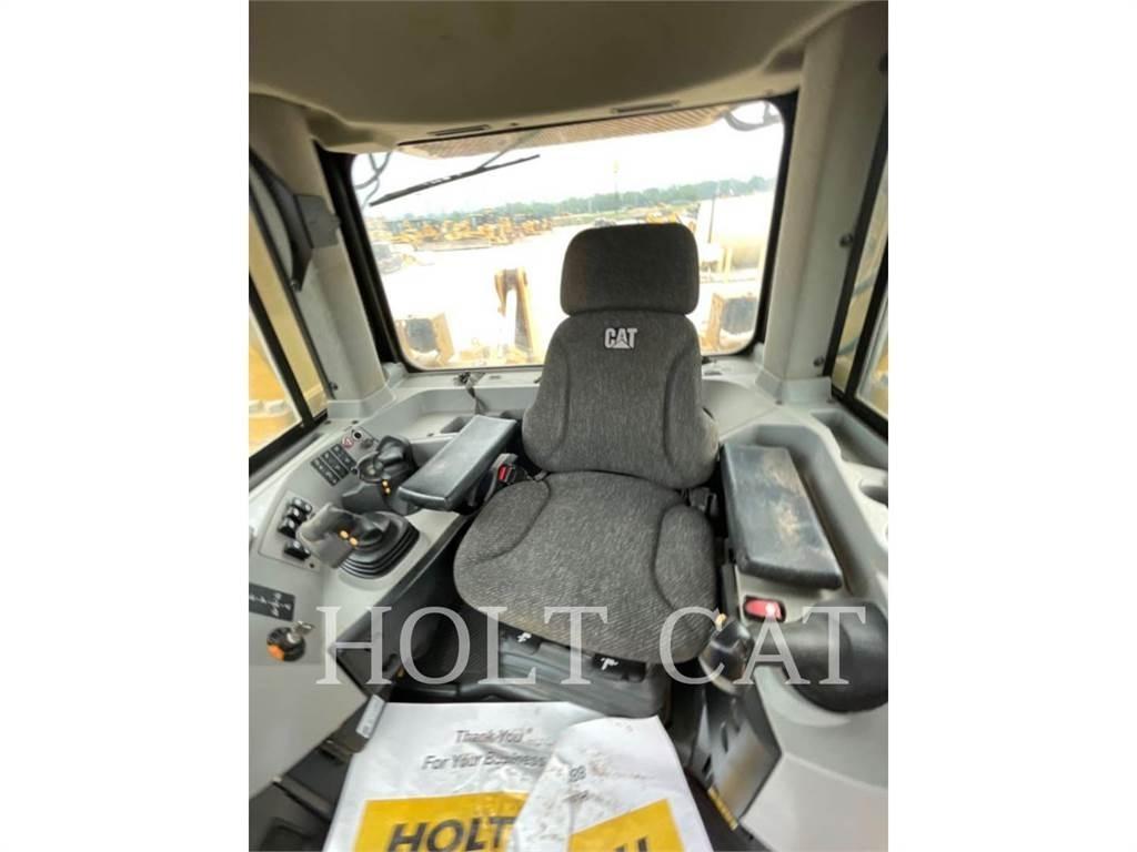 CAT D8T Crawler dozers