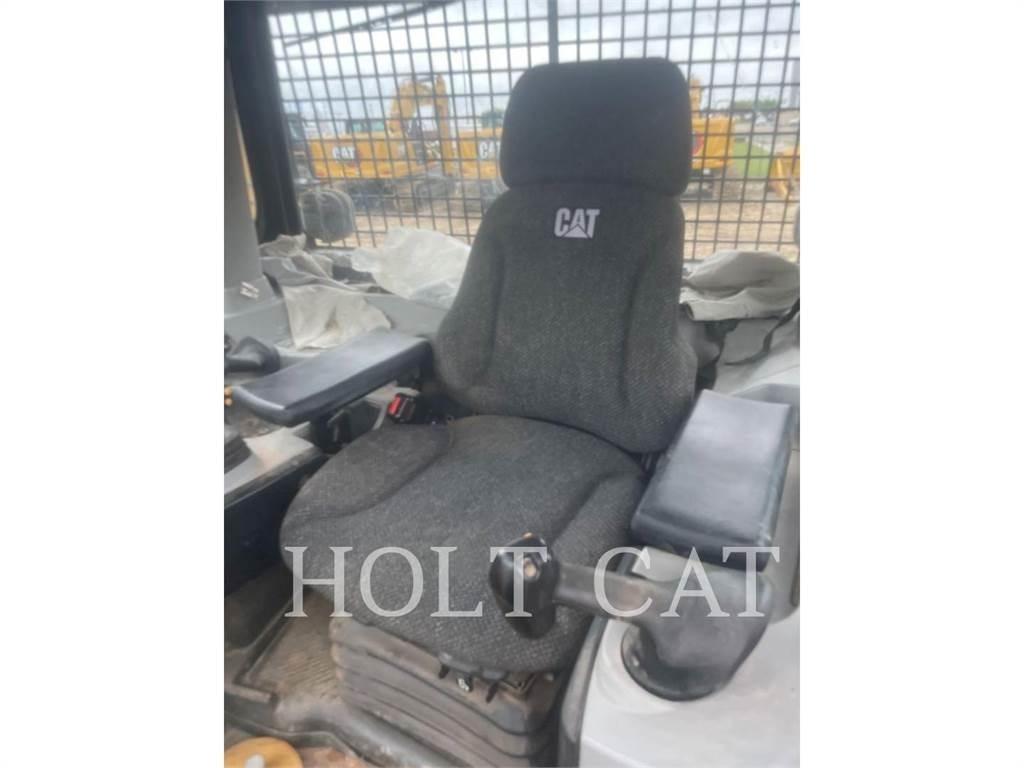 CAT D8T Crawler dozers