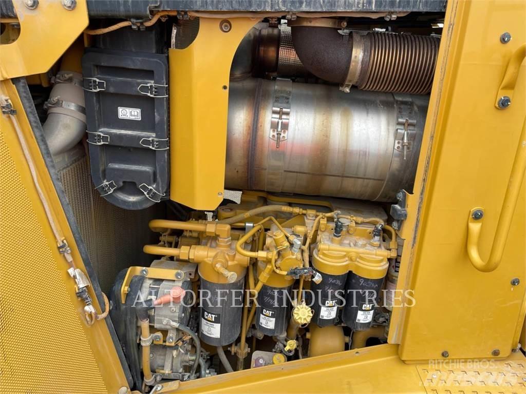 CAT D8T W Crawler dozers
