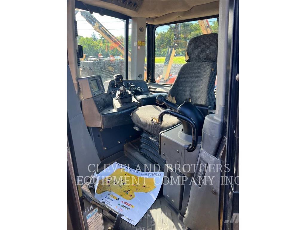 CAT D9T Crawler dozers