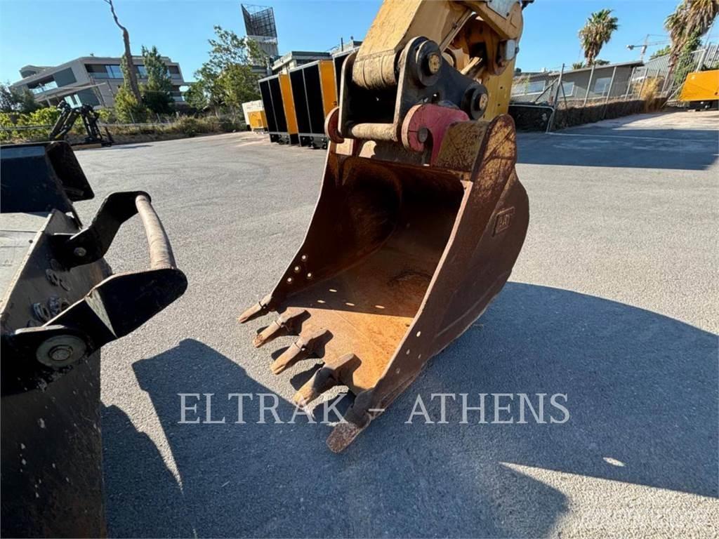 CAT M322F Wheeled excavators