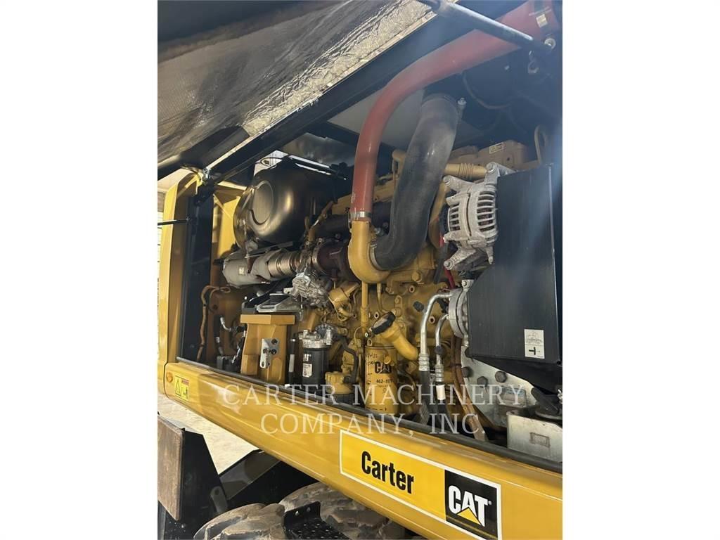 CAT M322F Wheeled excavators