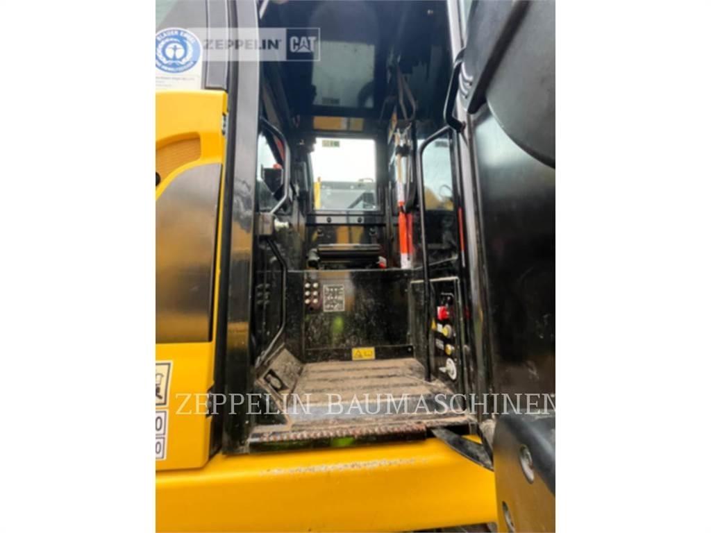 CAT M323F Wheeled excavators