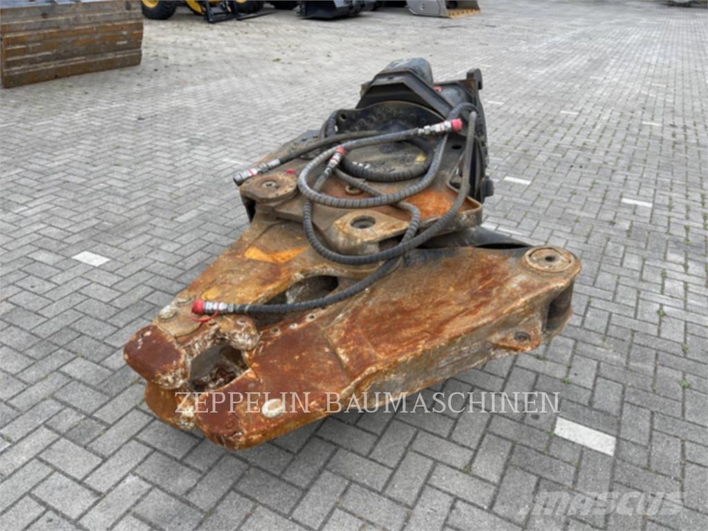 CAT MP318 Crushers