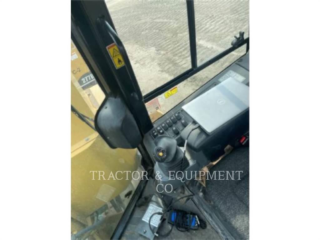 CAT PL61 Crawler dozers