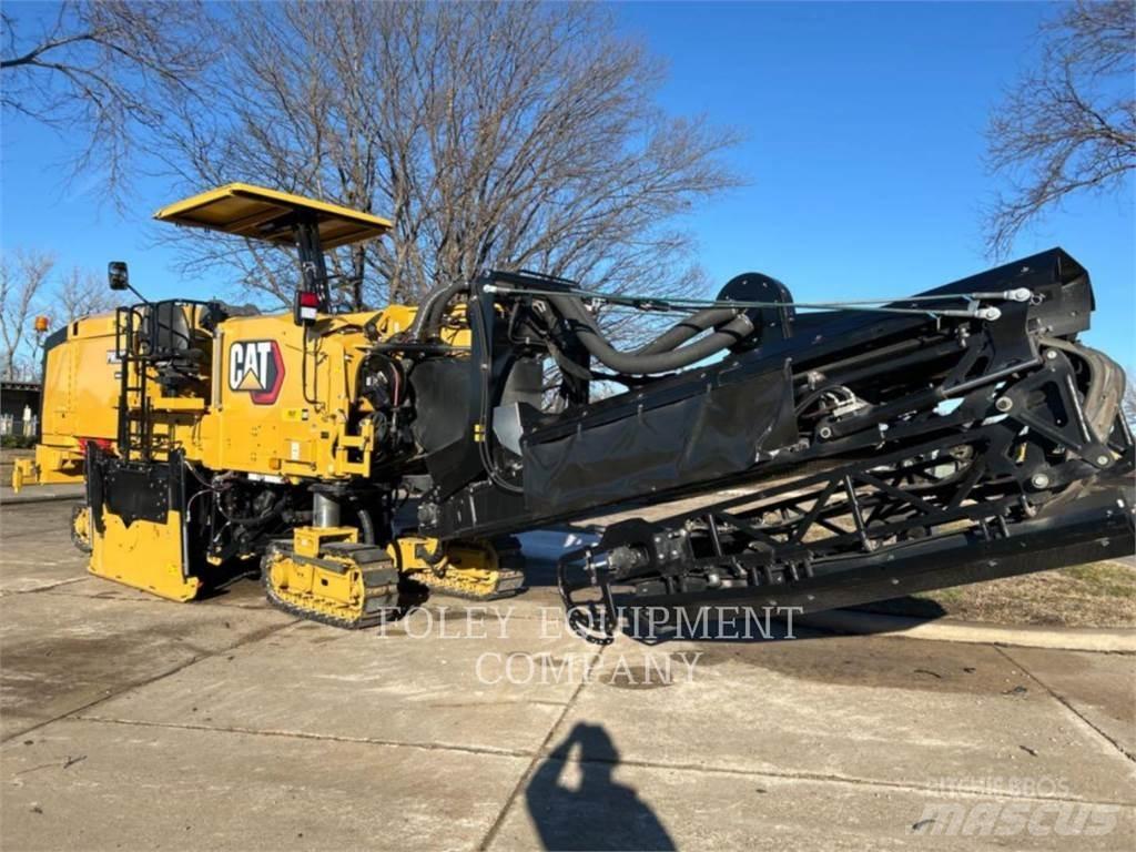 CAT PM822 Asphalt pavers
