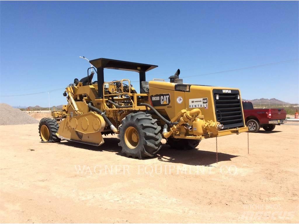 CAT RM-300 Asphalt recycling