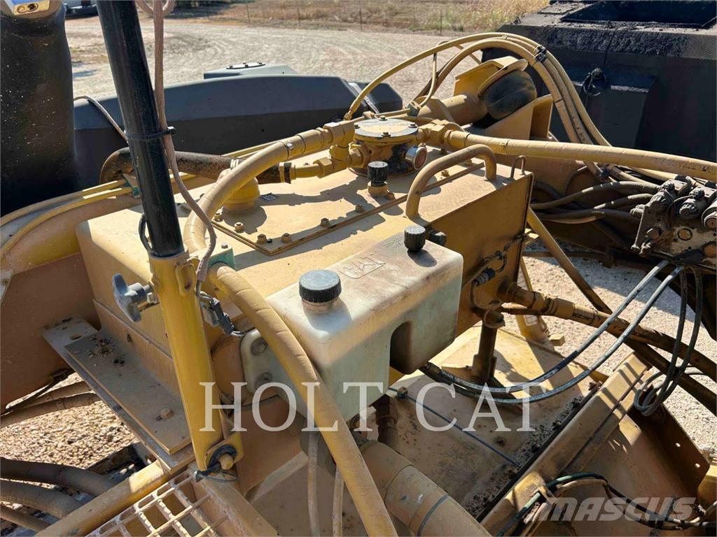 CAT RM300 Asphalt recycling