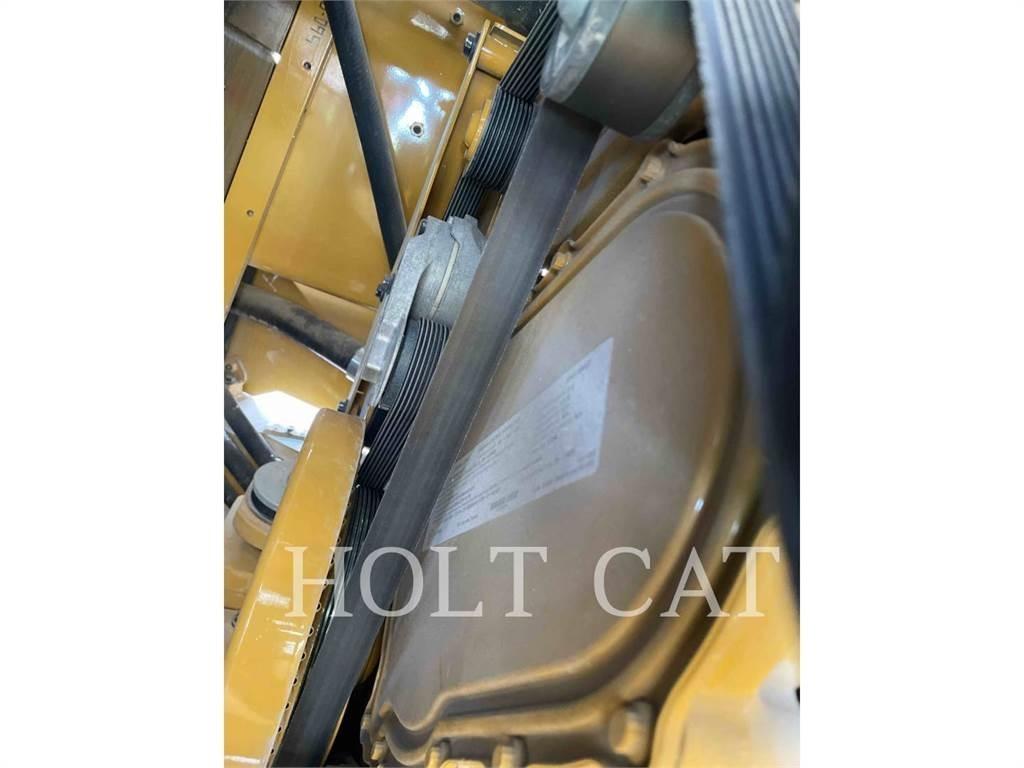 CAT RM400 CAB Asphalt recycling