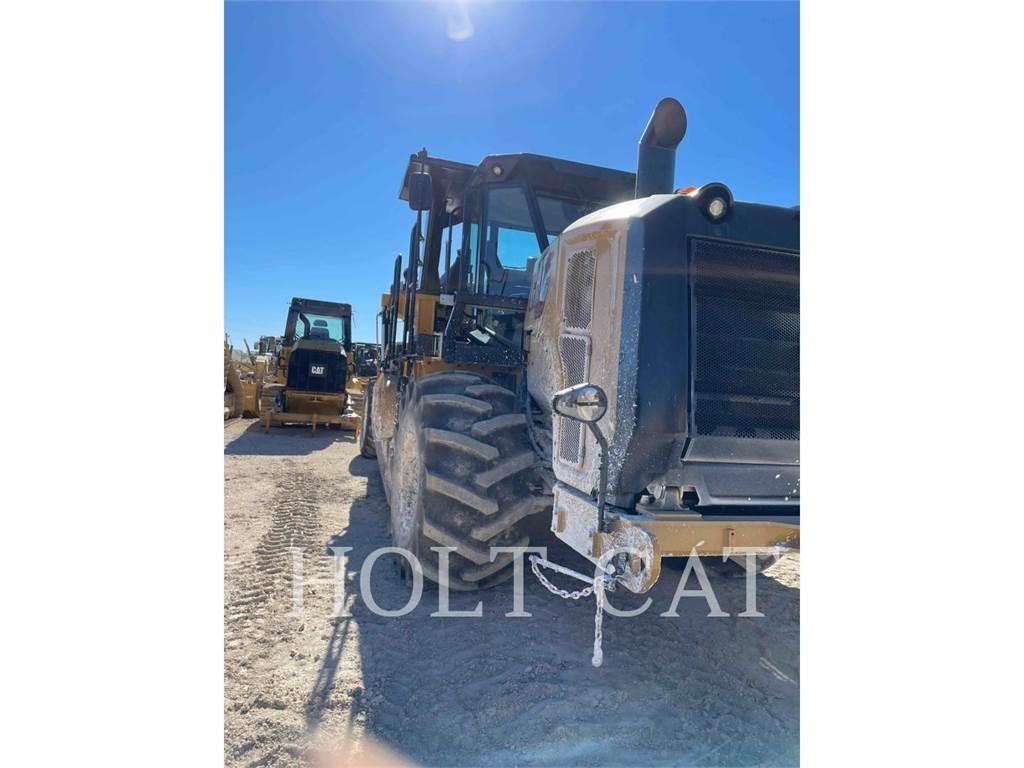 CAT RM400 CAB Asphalt recycling