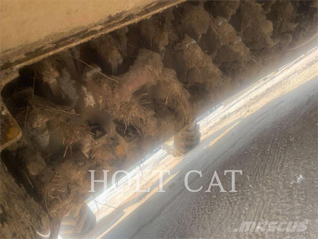 CAT RM400 CAB Asphalt recycling