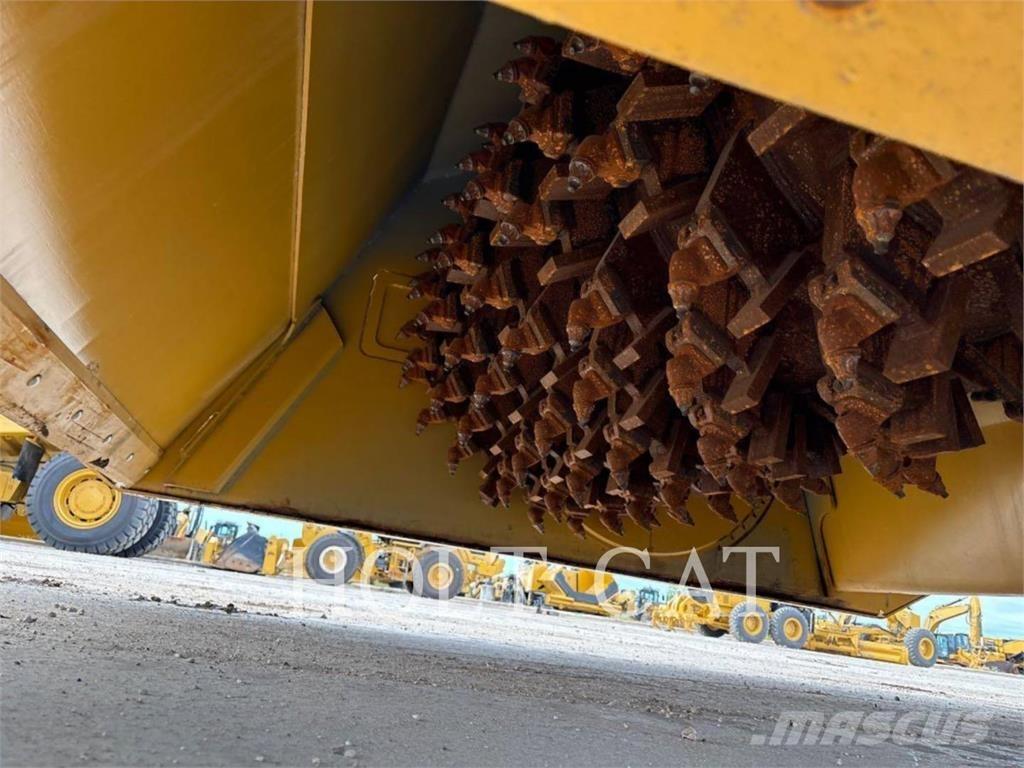 CAT RM400 CAB Asphalt recycling