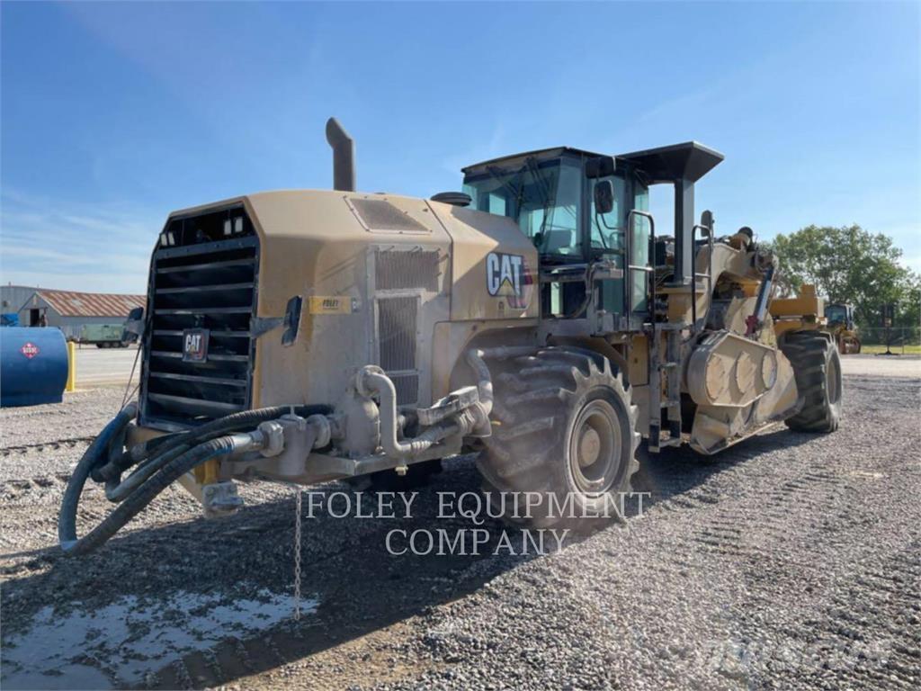 CAT RM500B Asphalt pavers