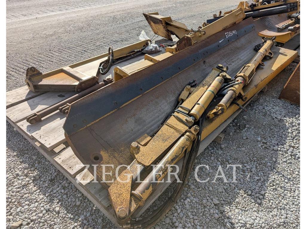 CAT SNOW WING Snow throwers