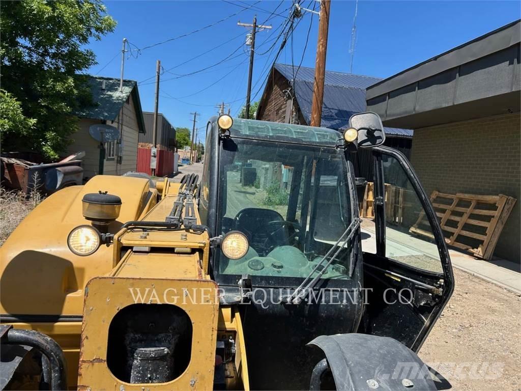 CAT TH255 Telescopic handlers