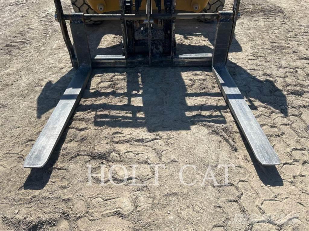 CAT TL943 Telescopic handlers