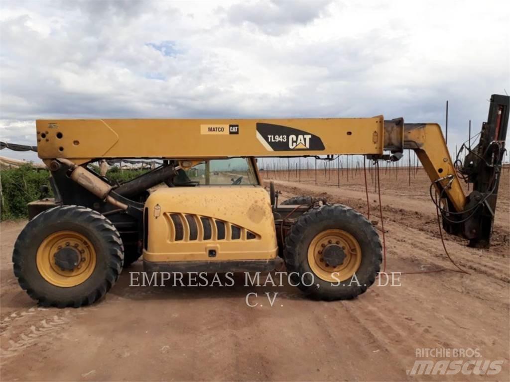 CAT TL943 Telescopic handlers