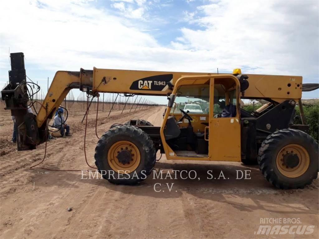 CAT TL943 Telescopic handlers