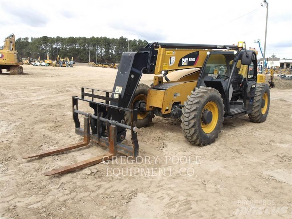 CAT TL943D Telescopic handlers