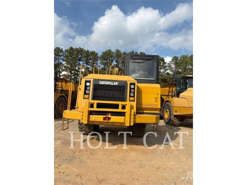 CAT W00 621G Scrapers