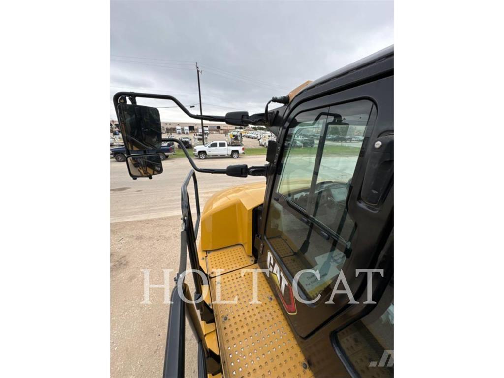 CAT W00 730 Articulated Haulers