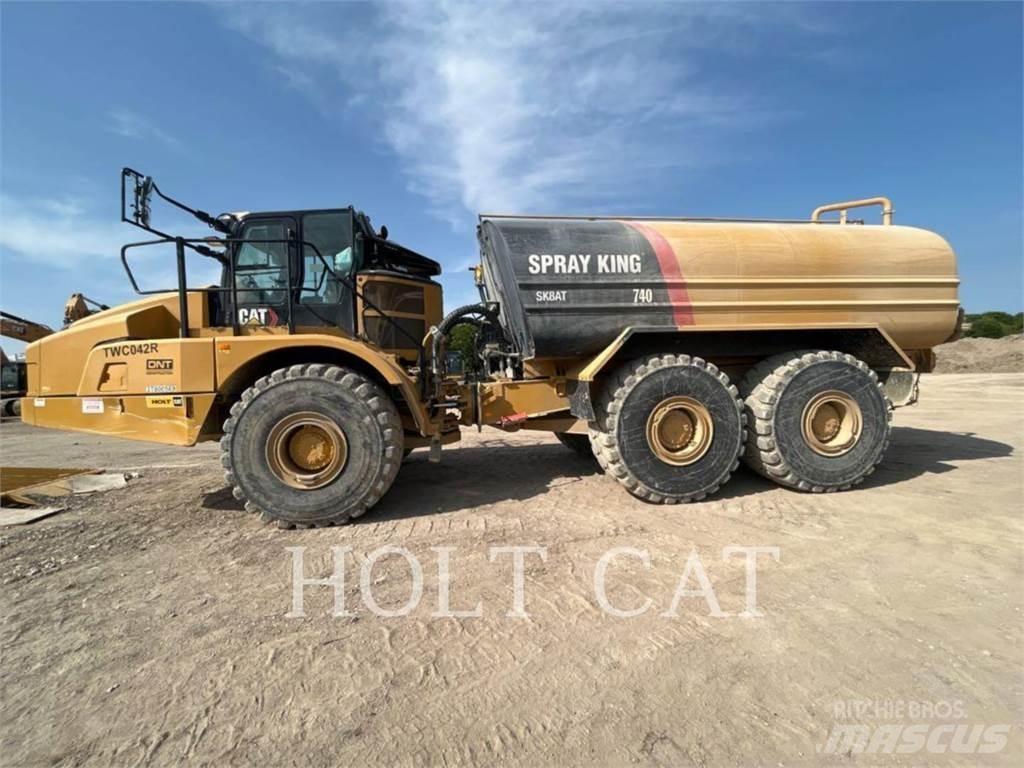 CAT W00 740GC Tanker trucks