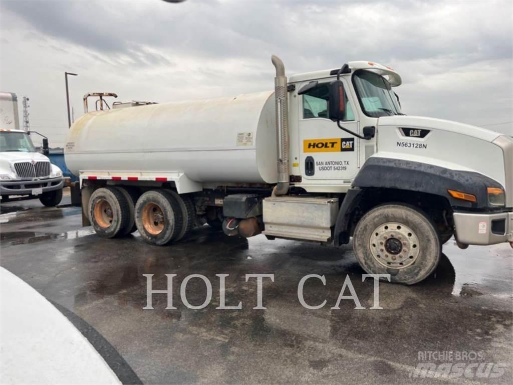 CAT WATER 4000 Tanker trucks
