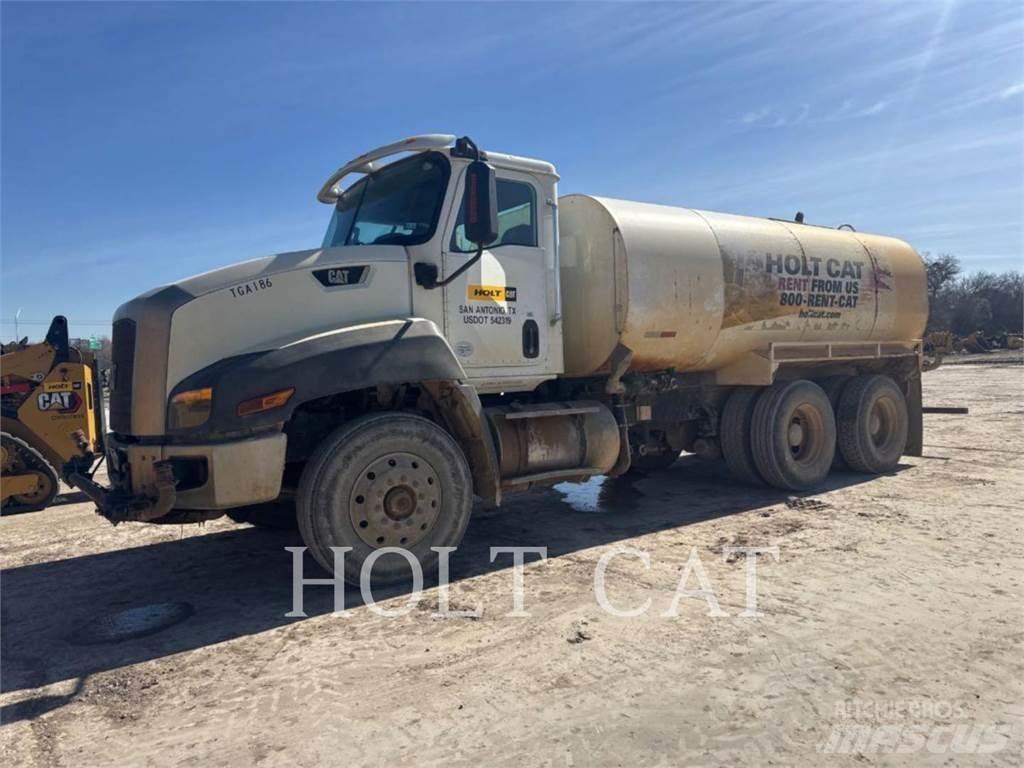 CAT WATER 4000 Tanker trucks