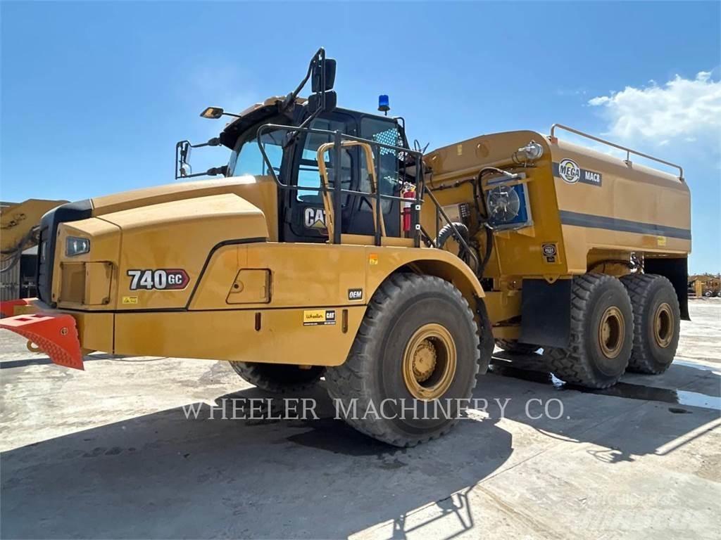 CAT WT 740 GC Tanker trucks