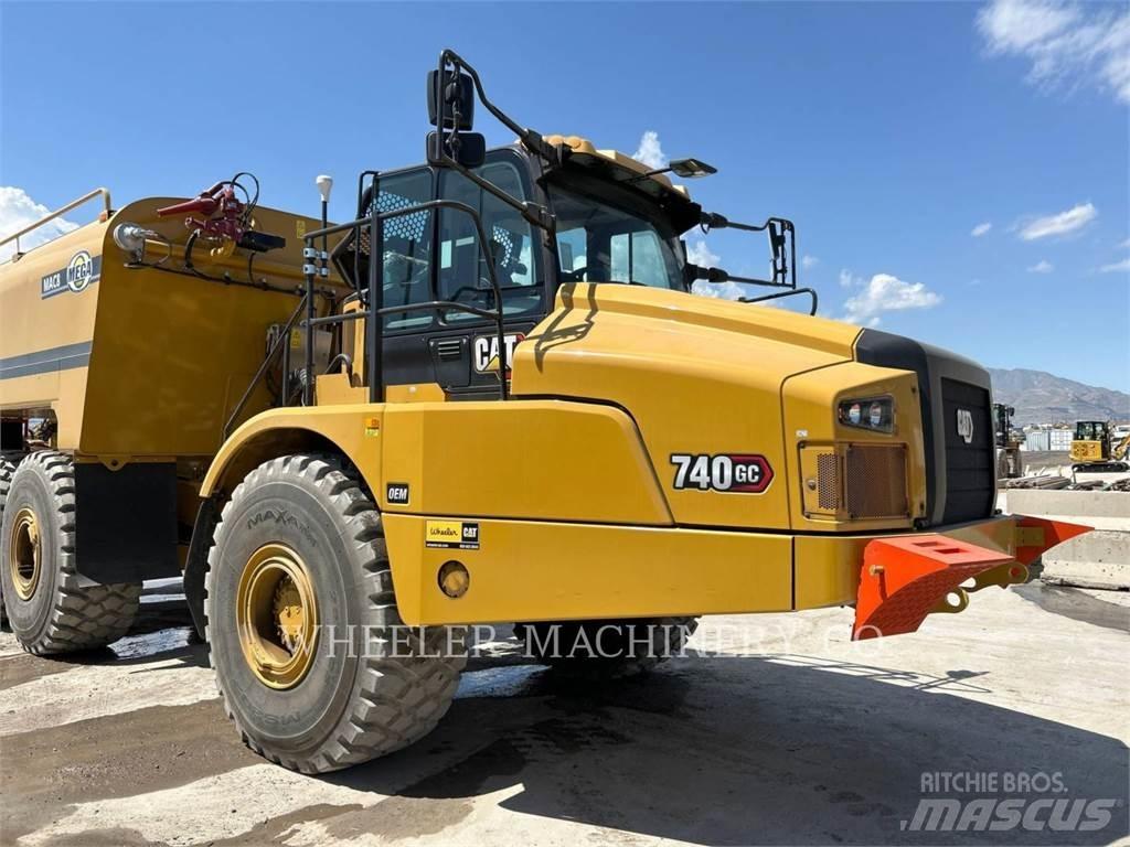 CAT WT 740 GC Tanker trucks