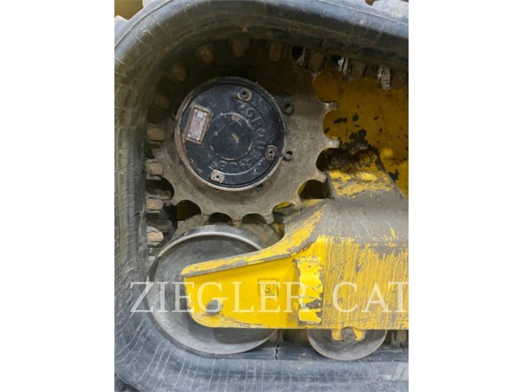 Gehl RT215 Crawler loaders