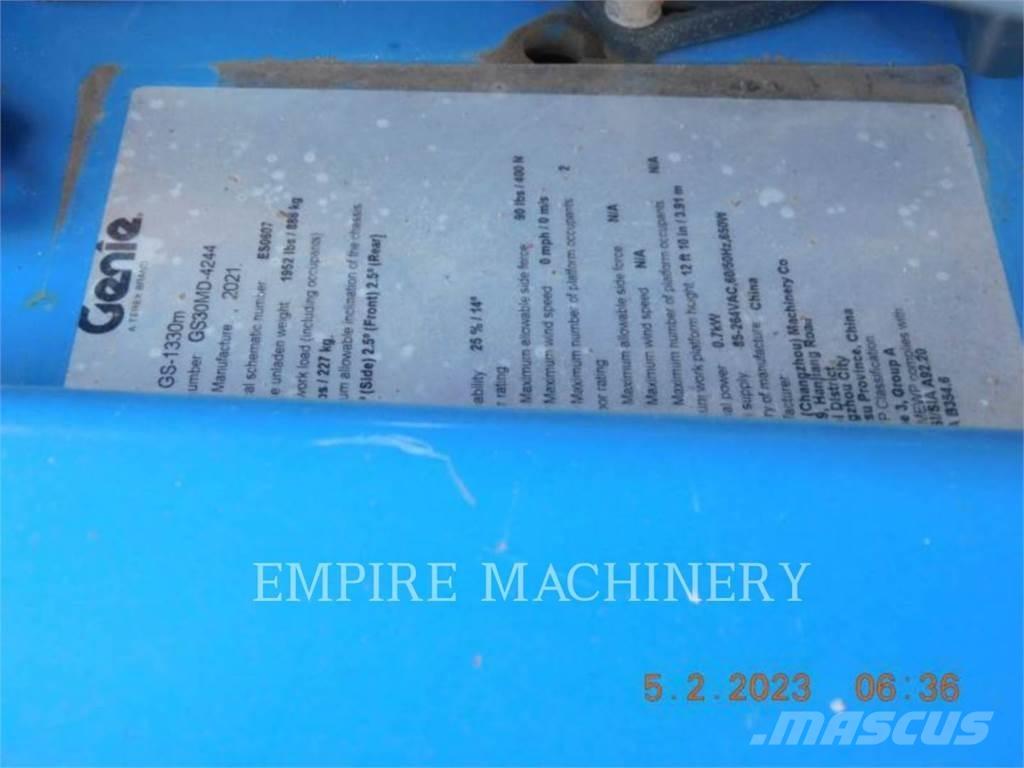 Genie GS1330 Articulated boom lifts