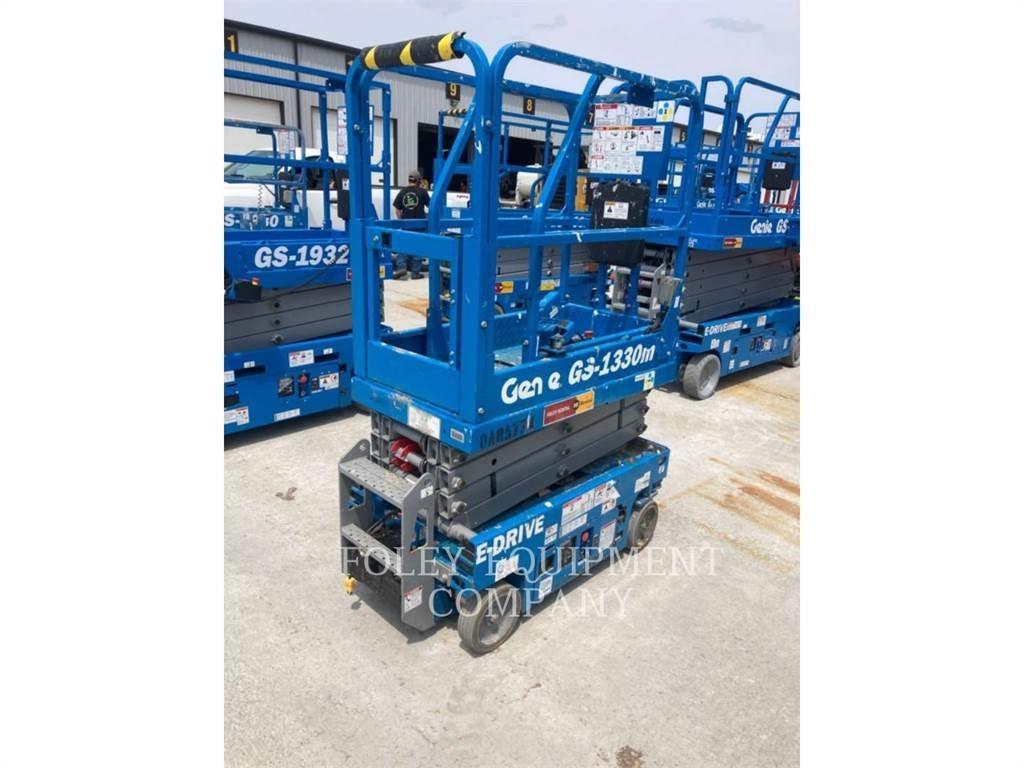 Genie GS1330 Scissor lifts