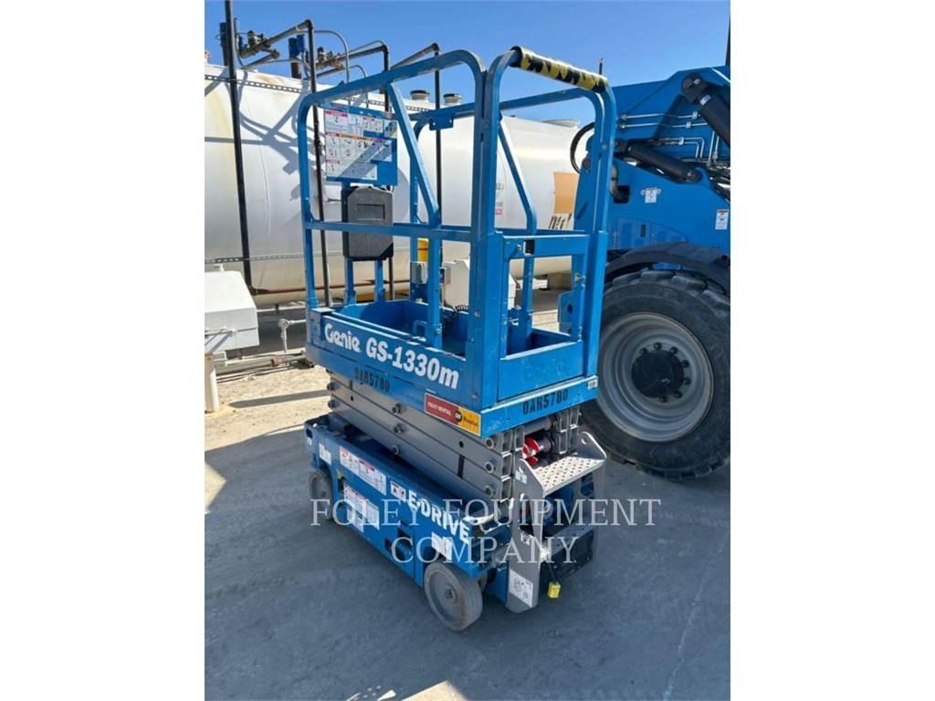 Genie GS1330 Scissor lifts