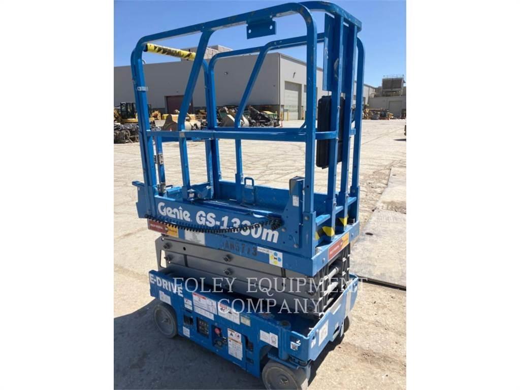 Genie GS1330 Scissor lifts