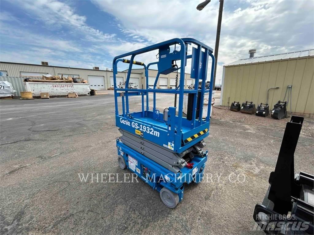 Genie GS1932M Scissor lifts